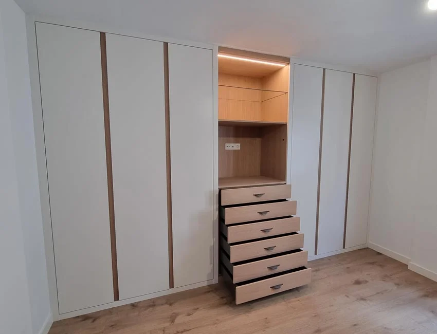 Carpintería José Rutia - Armario puertas Batientes